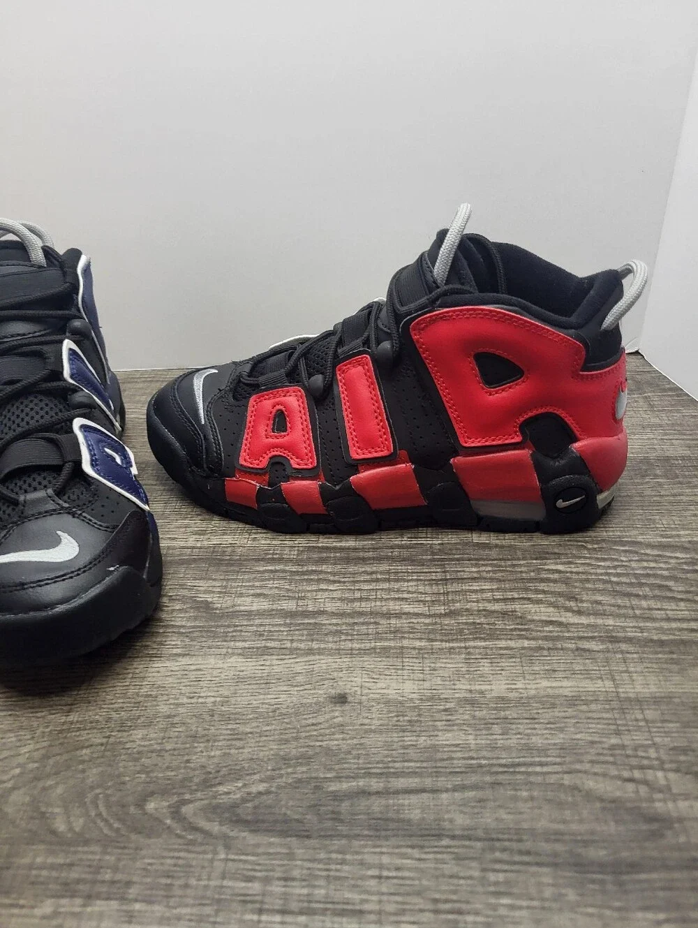 Nike Air More Uptempo Boys Sneakers Black Red Blue DM0017-001 Size 5Y